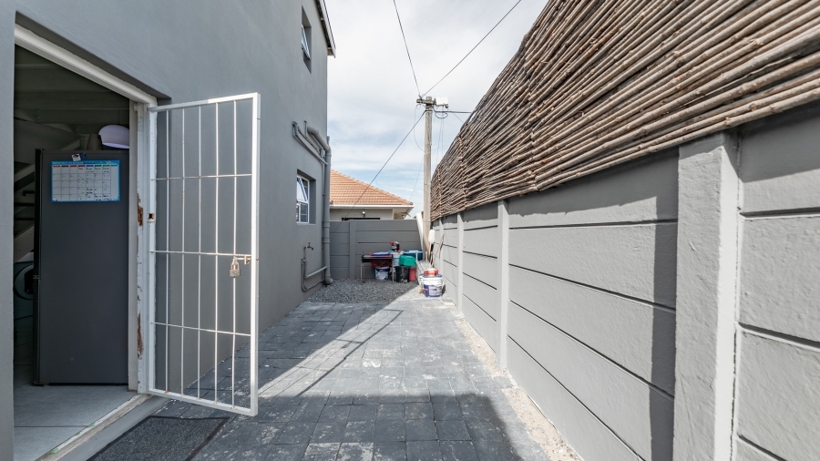 To Let 2 Bedroom Property for Rent in Avondale Western Cape